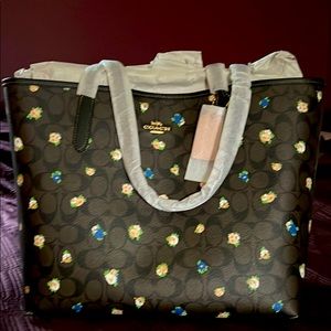 Coach brown flower print tote!! Smoke free NWT